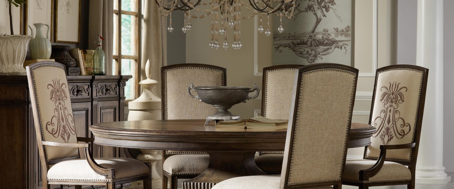 Traditional 7-Piece Dining Room Set